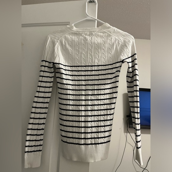 Vintage Tommy Hilfiger Shirt - Picture 7 of 7